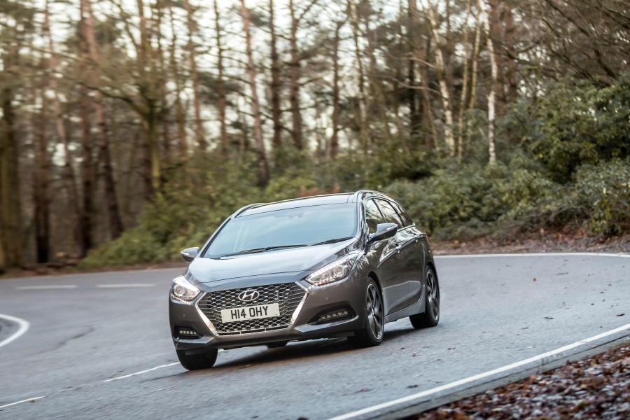  Hyundai i40 Tourer 2019 года  (UK) (фото 4 из 40)